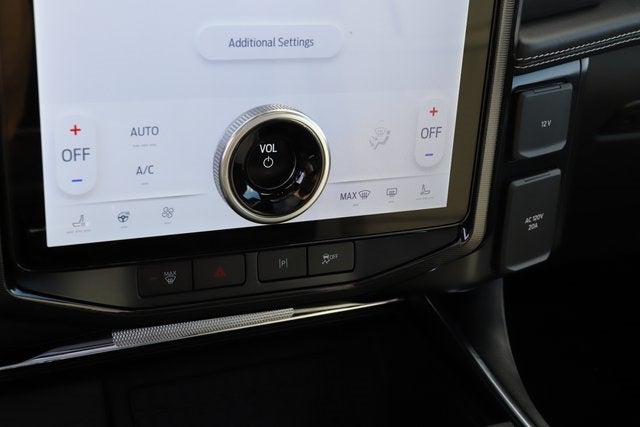 2025 Ford F-150 Lightning Platinum