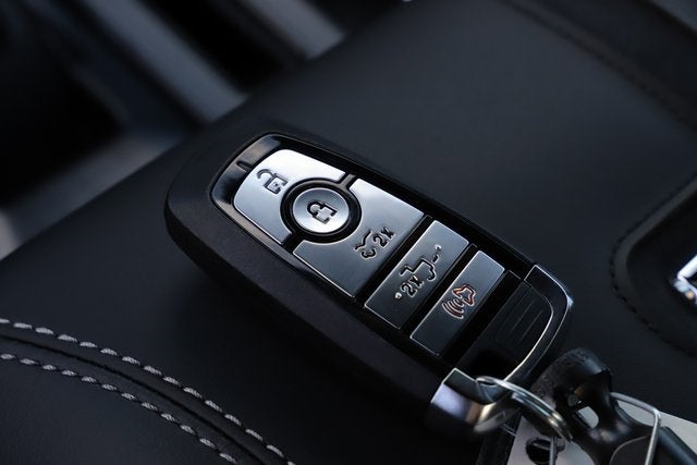 2025 Ford F-150 Lightning Platinum