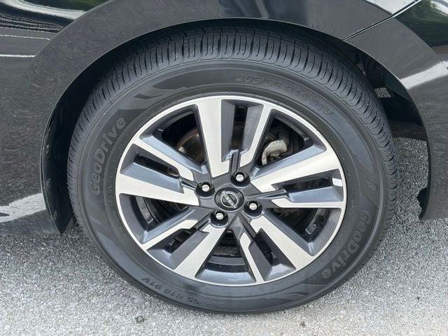 2023 Nissan Versa 1.6 SV