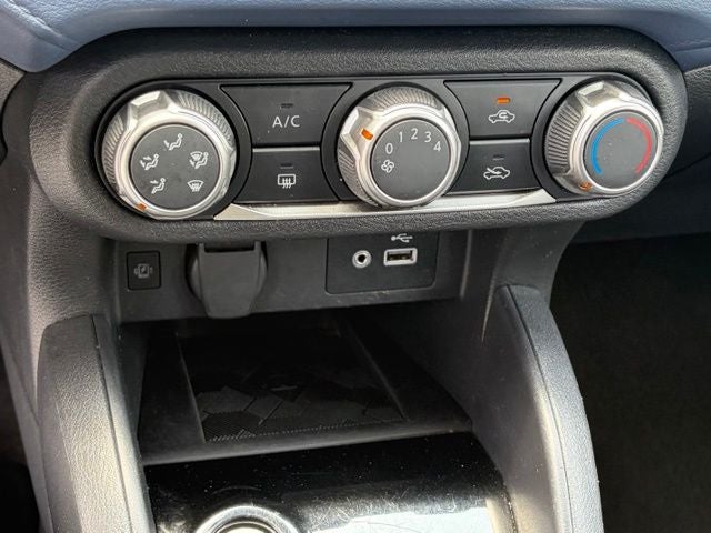 2023 Nissan Versa 1.6 SV