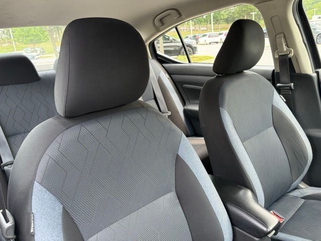 2023 Nissan Versa 1.6 SV