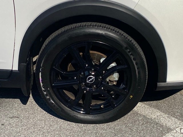 2022 Nissan Kicks SR