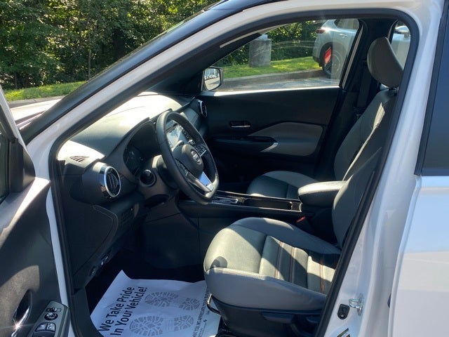 2022 Nissan Kicks SR