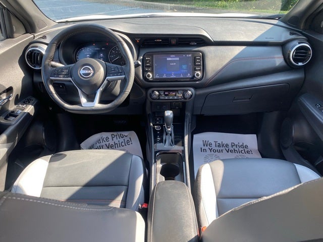 2022 Nissan Kicks SR