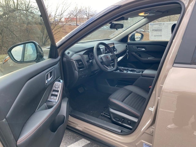 2025 Nissan Rogue Rock Creek®