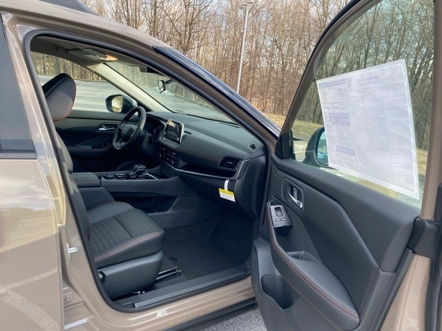 2025 Nissan Rogue Rock Creek®