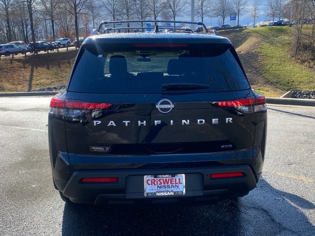 2025 Nissan Pathfinder SV