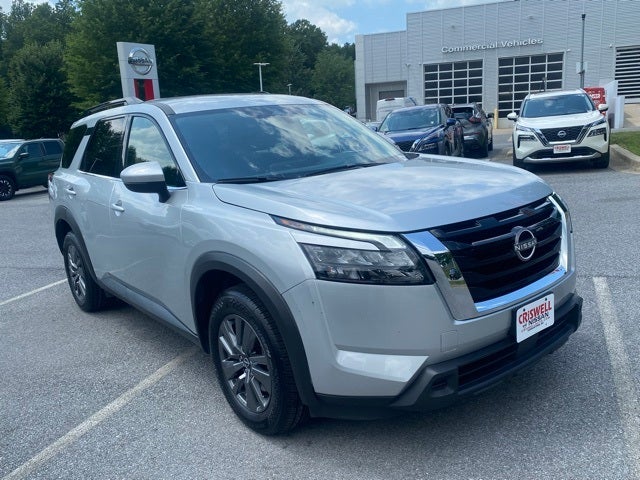2024 Nissan Pathfinder SV