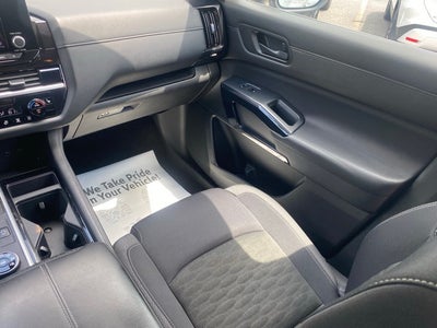 2024 Nissan Pathfinder SV