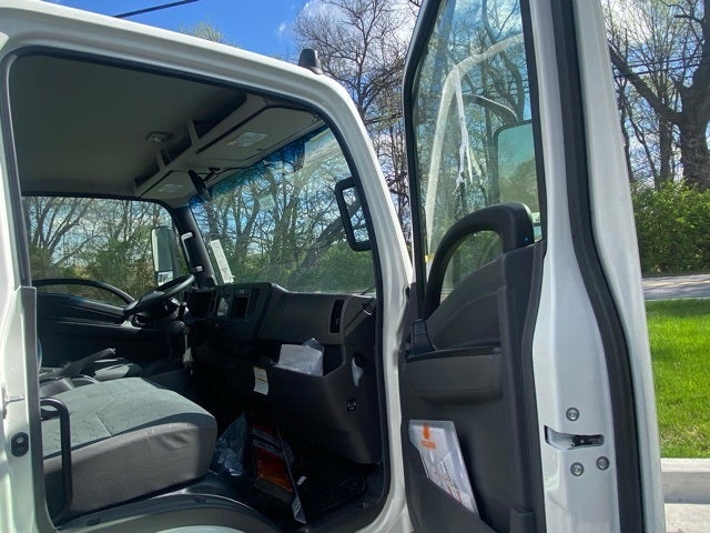 2025 Isuzu NPR-HD 3F254 132.5" Wheelbase