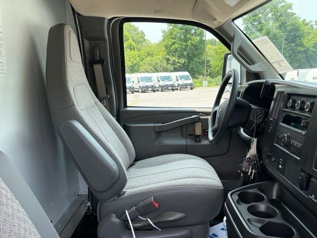 2026 Chevrolet Express 3500 Work Van Cutaway