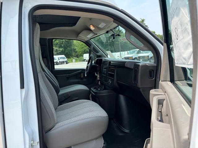 2026 Chevrolet Express 3500 Work Van Cutaway