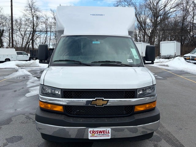 2025 Chevrolet Express 3500 Work Van Cutaway