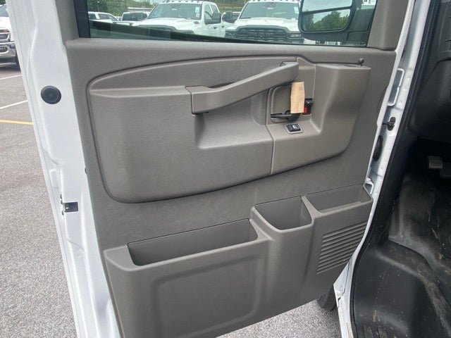 2025 Chevrolet Express 2500 Work Van Cargo