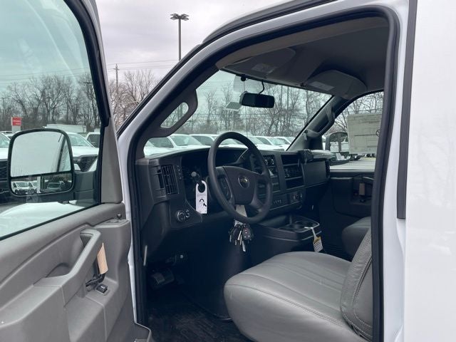 2025 Chevrolet Express 2500 Work Van Cargo