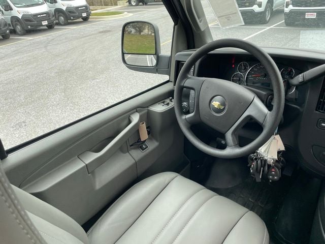 2025 Chevrolet Express 2500 Work Van Cargo