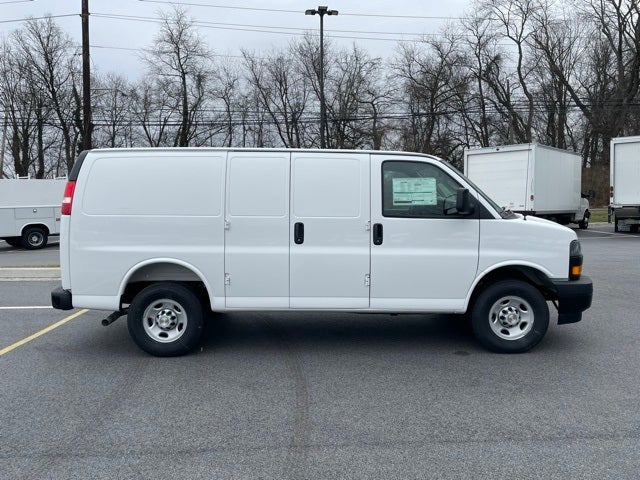 2025 Chevrolet Express 2500 Work Van Cargo