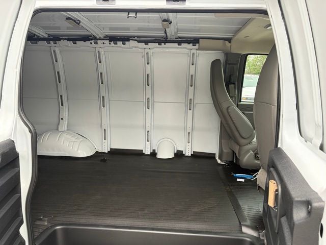 2026 Chevrolet Express 2500 Work Van Cargo