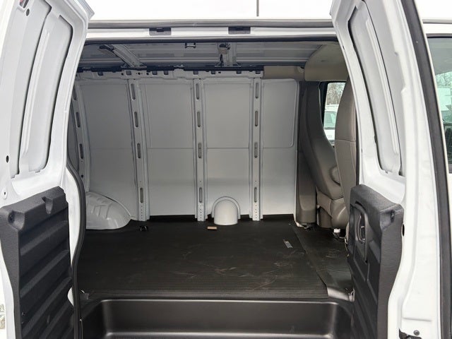 2025 Chevrolet Express 2500 Work Van Cargo