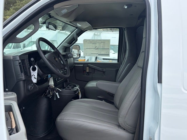 2025 Chevrolet Express 2500 Work Van Cargo