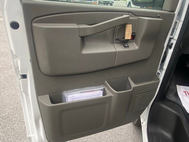 2025 Chevrolet Express 3500 Cutaway Cutaway