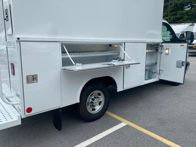 2025 Chevrolet Express 3500 Cutaway Cutaway