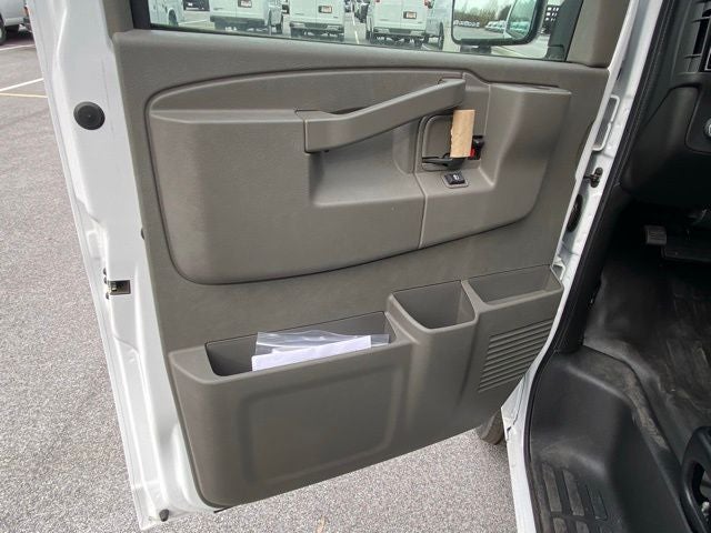 2025 Chevrolet Express 3500 Cutaway Cutaway