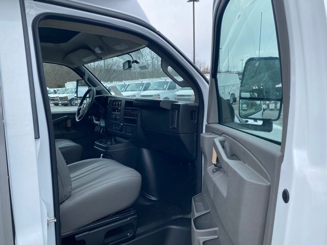 2025 Chevrolet Express 3500 Cutaway Cutaway