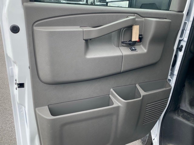 2025 Chevrolet Express 3500 Cutaway Cutaway