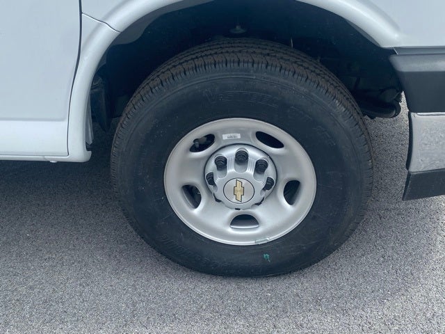 2025 Chevrolet Express 3500 Cutaway Cutaway