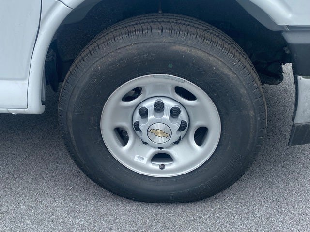 2025 Chevrolet Express 3500 Cutaway Cutaway