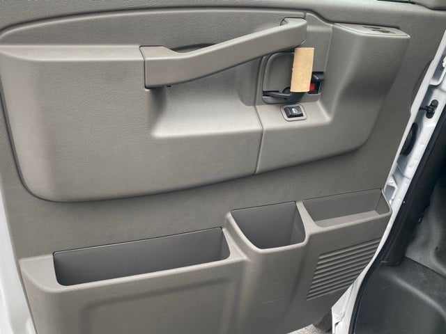 2025 Chevrolet Express 3500 Cutaway Cutaway