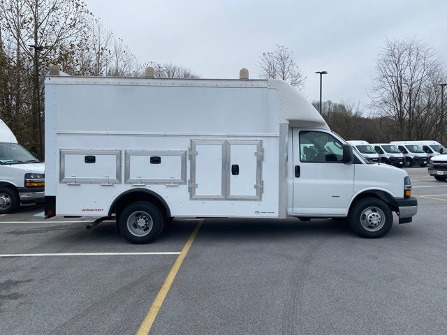 2025 Chevrolet Express 3500 Cutaway Cutaway