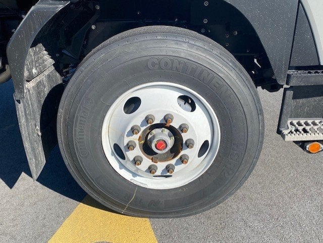 2025 Isuzu FTR MT5G4 212" Wheelbase