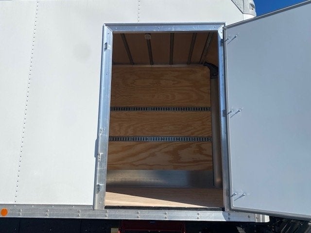 2025 Isuzu FTR MT5G4 212" Wheelbase