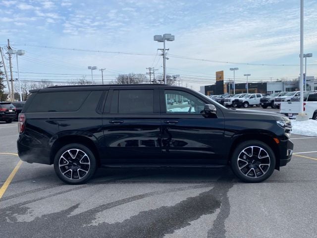 2022 Chevrolet Suburban RST