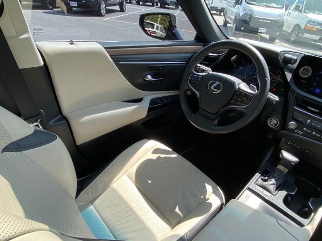 2025 Lexus ES ES 300h