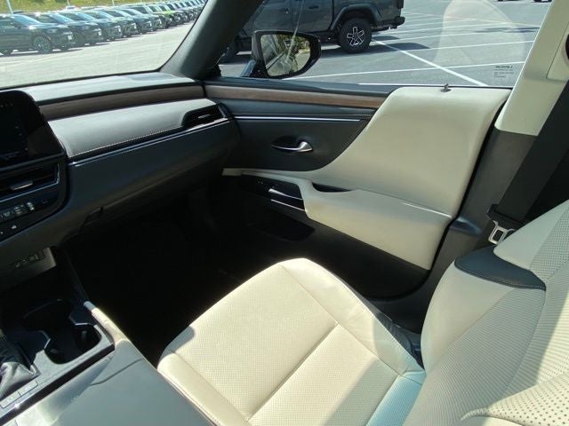 2025 Lexus ES ES 300h