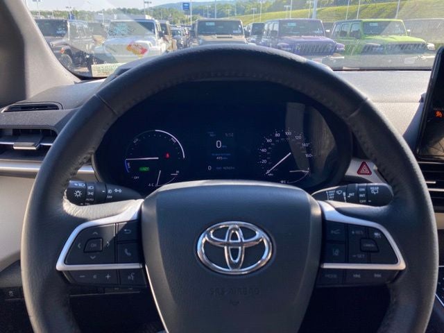 2023 Toyota Sienna XLE 7 Passenger