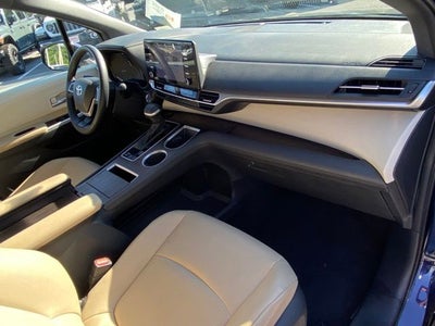 2023 Toyota Sienna XLE 7 Passenger