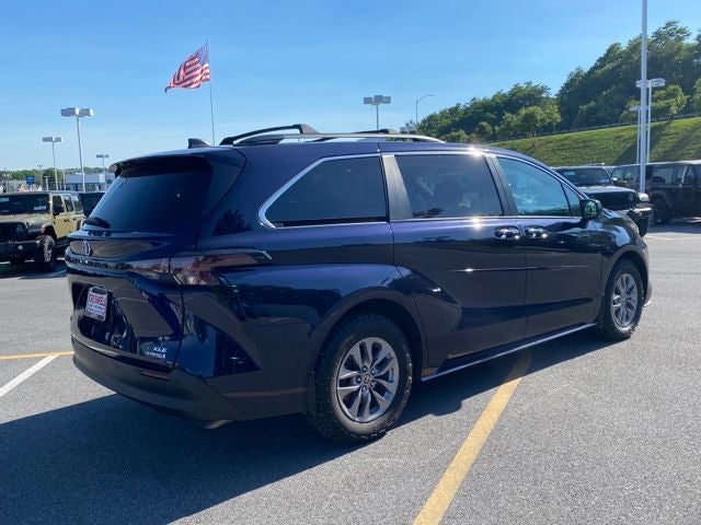 2023 Toyota Sienna XLE 7 Passenger