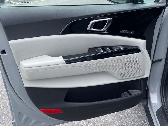 2023 Kia Carnival SX