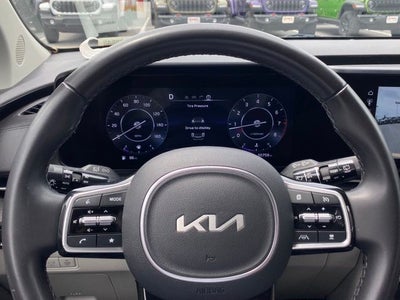 2023 Kia Carnival SX