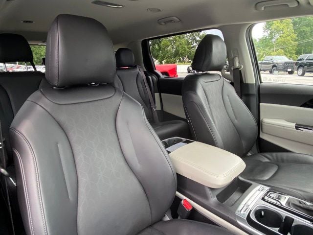 2023 Kia Carnival SX