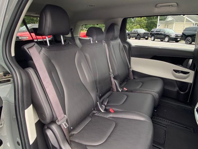 2023 Kia Carnival SX