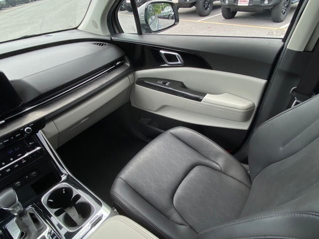 2023 Kia Carnival SX