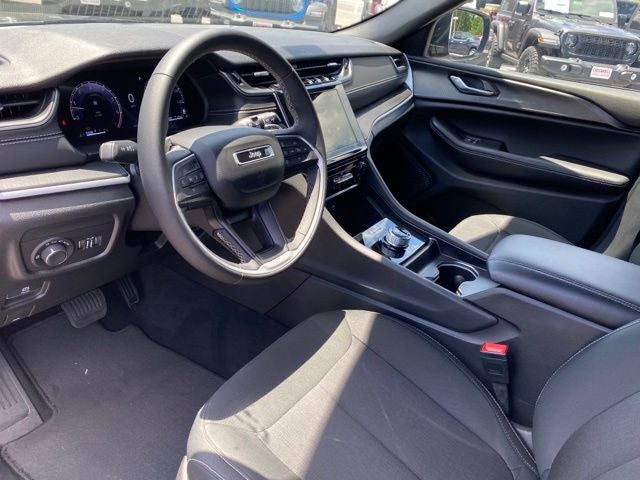 2024 Jeep Grand Cherokee Laredo 4x4