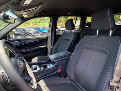 2024 Jeep Grand Cherokee Laredo 4x4