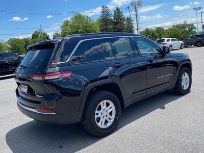 2024 Jeep Grand Cherokee Laredo 4x4