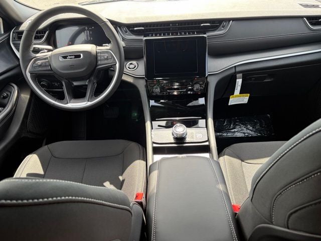 2026 Jeep Grand Cherokee GRAND CHEROKEE LAREDO X 4X4